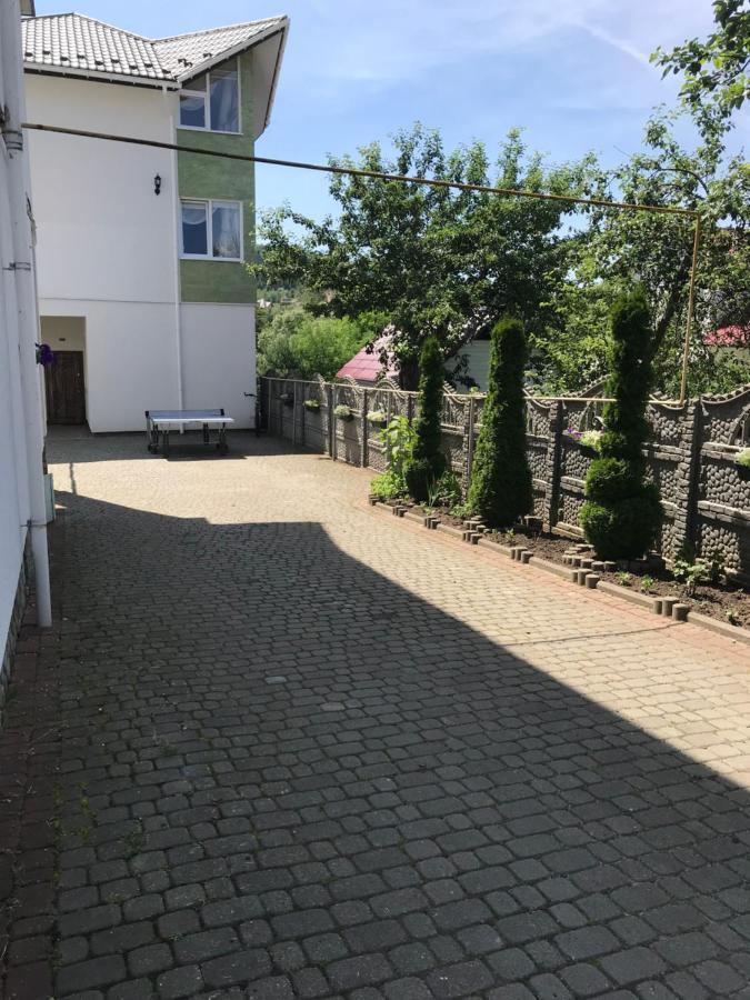 SkhidnytsiaЯрданаアパートメント エクステリア 写真